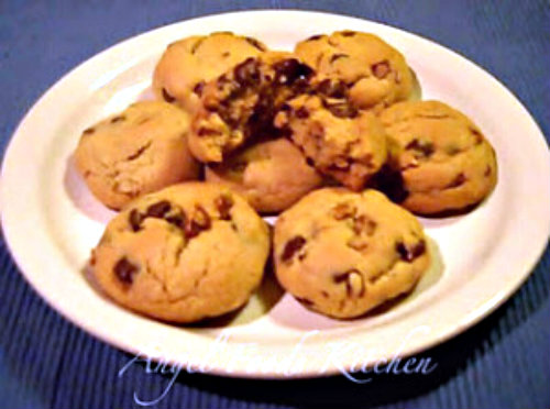 Awesomely Puffy Chocolate Chip Cookies