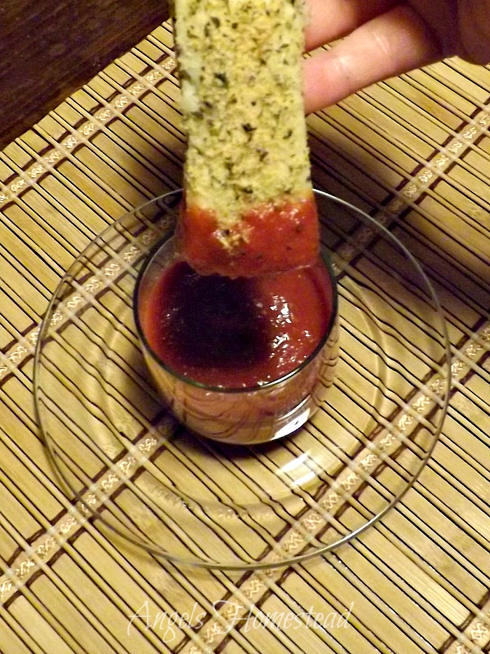 Garlic Bread Sticks with Sauce