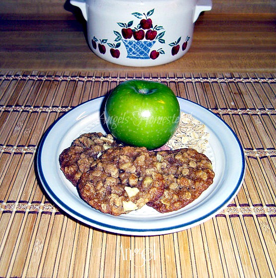 Apple Cinnamon Oatmeal Cookies