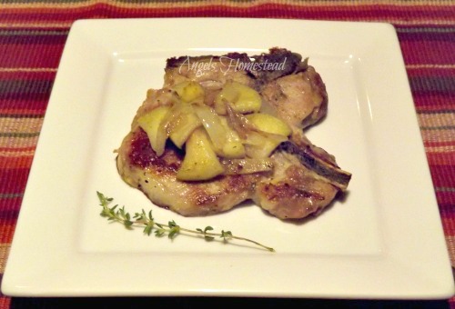 Pork Chop with Apples and Onion